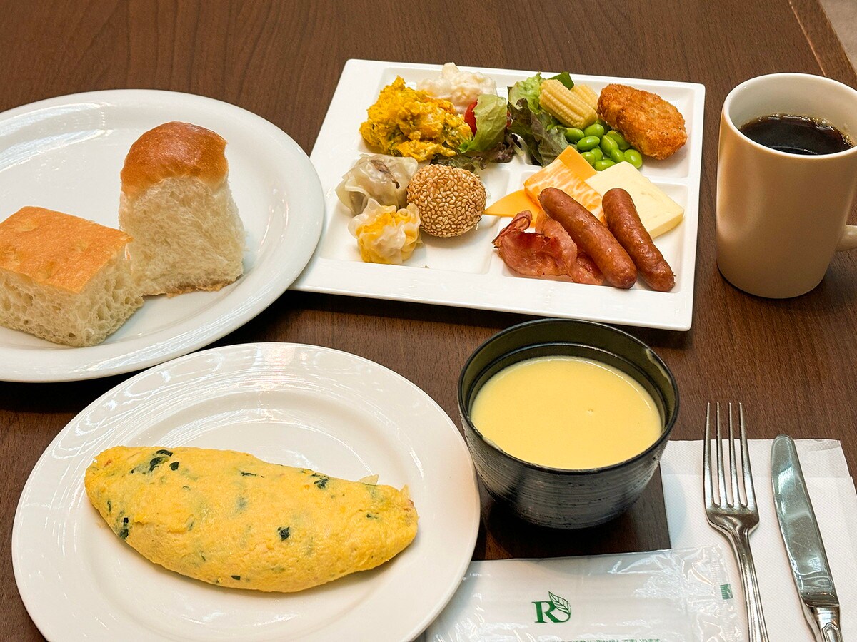 ロイヤルホスト 新横浜駅ビル店で朝食ビュッフェを楽しもう