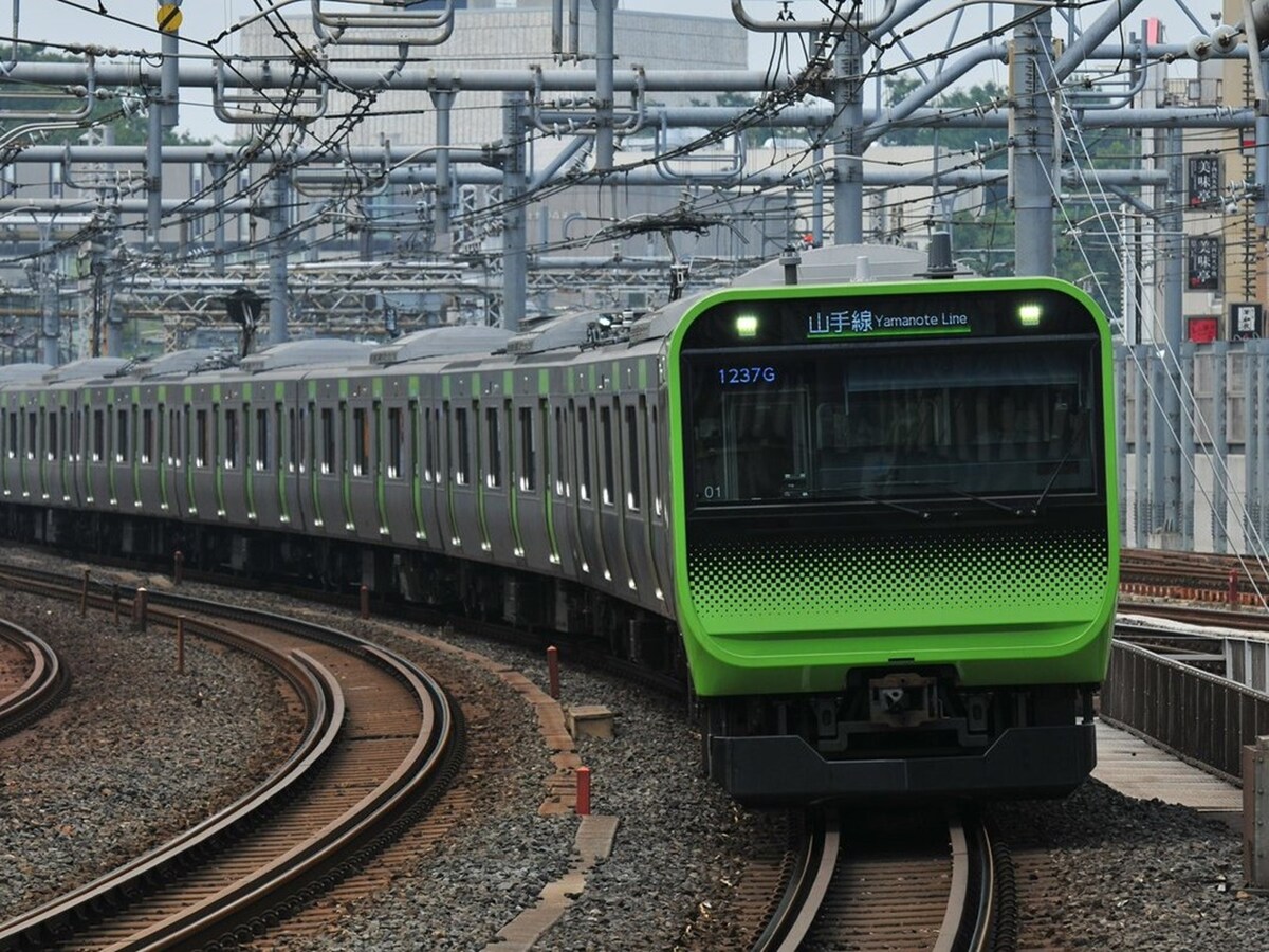 普通の線路にあって、山手線にないものとは？ ※画像出典：JR東日本 公式X