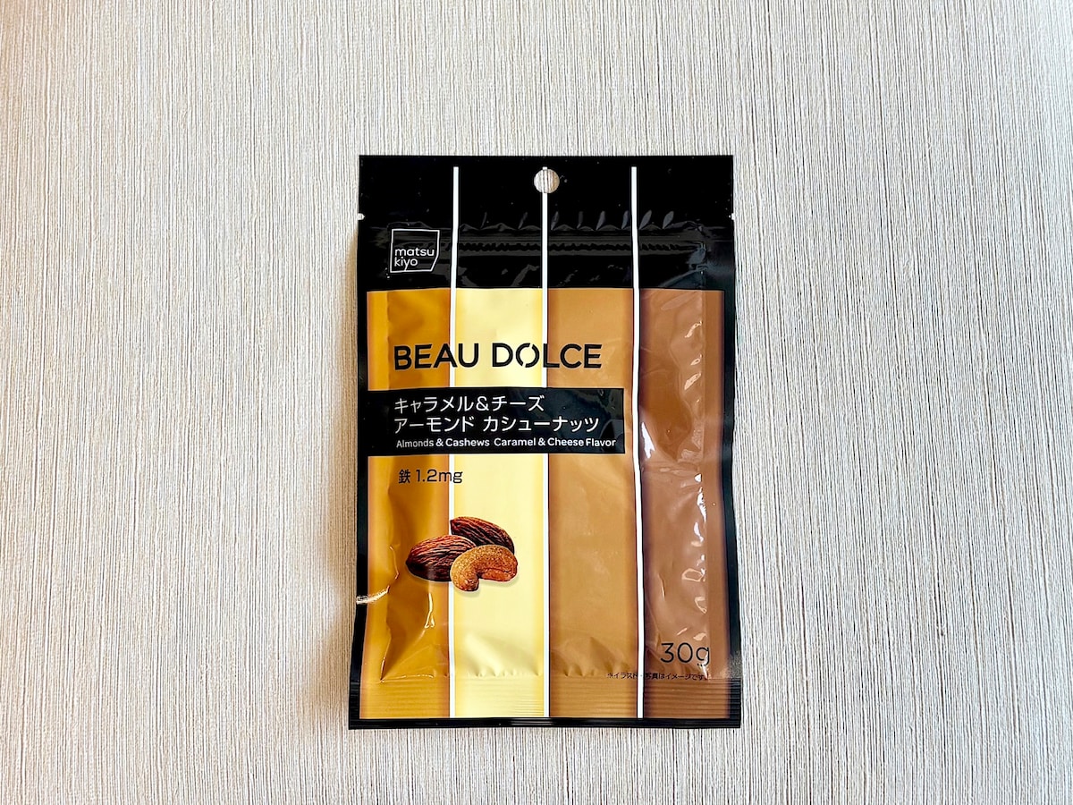 「matsukiyo BEAU DOLCE キャラメル&チーズ アーモンドカシューナッツ 30g」213円(税込)