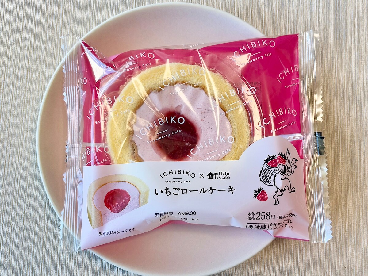 「Uchi Café×ICHIBIKO いちごロールケーキ」279円（税込）