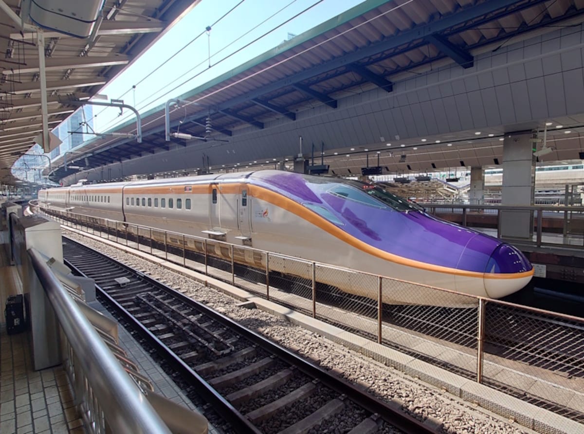 山形新幹線 E8系「つばさ」