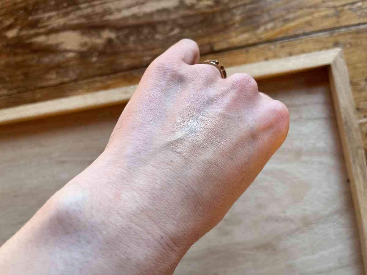 ホクロは見えづらくなっている