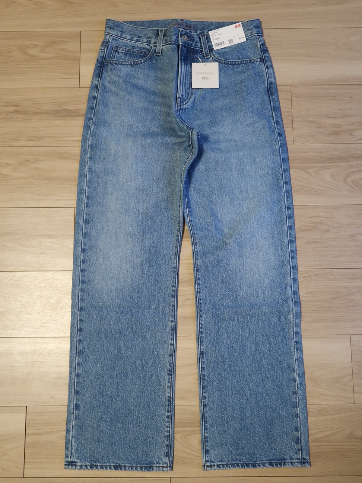 ユニクロ　ストレートジーンズ　3990円（税込）