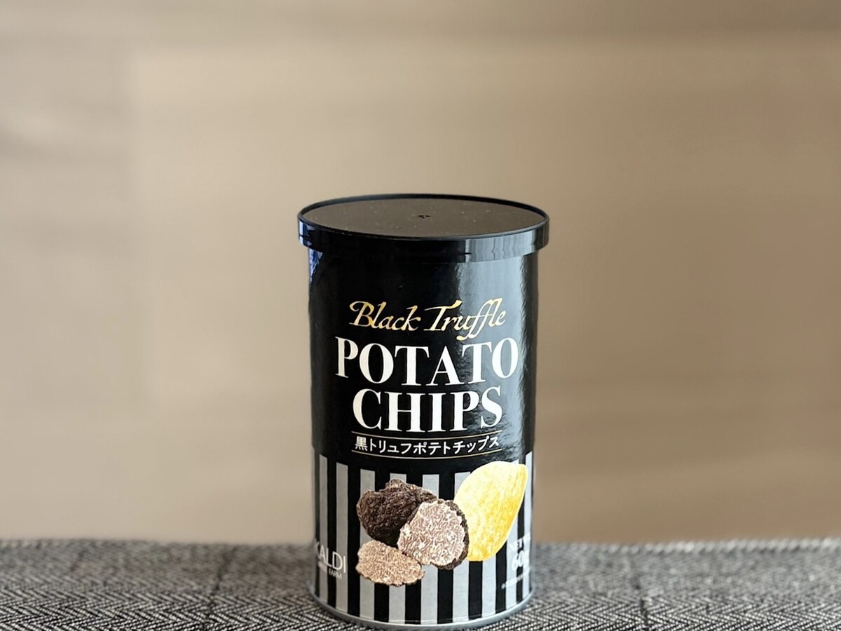 「黒トリュフポテトチップス 60g」213円（税込）