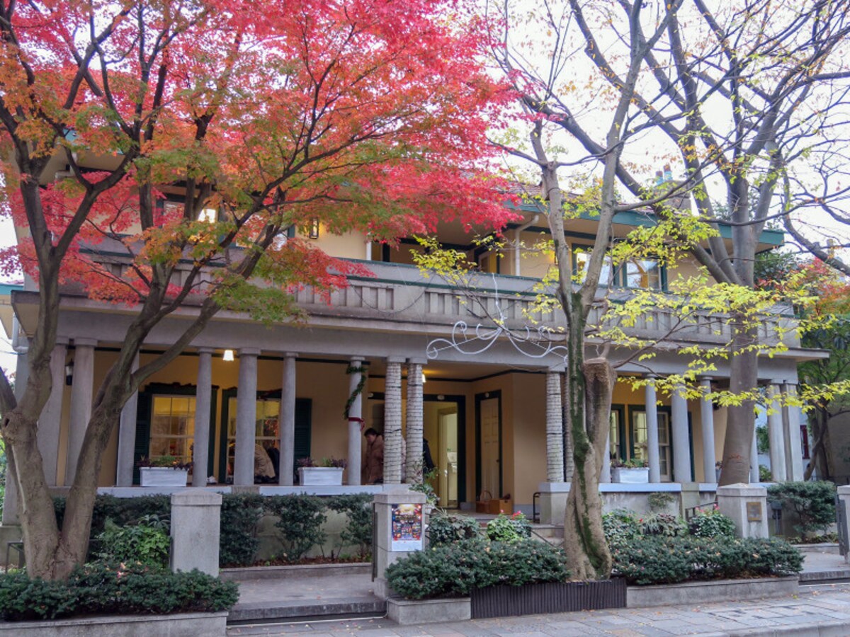 当時は珍しいアパートメントハウスとして建てられた山手234番館（2015年12月10日撮影）
