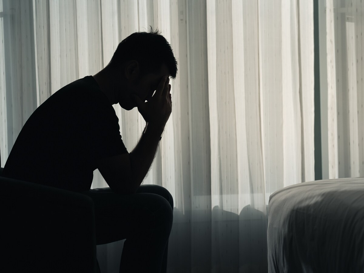 悩みを誰にも相談できない男性は多い