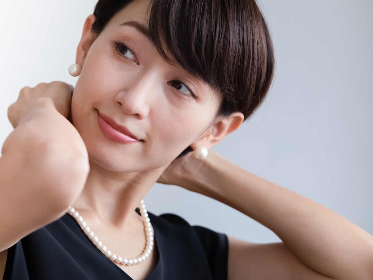 卒業式に「黒や紺」などの地味色を着る理由とは？