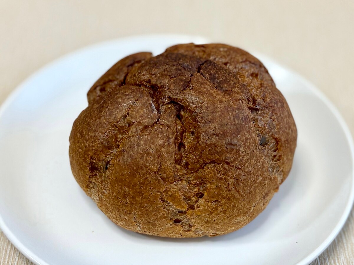 少し大きめのサイズがうれしい！ ふわふわのシュー生地も美味
