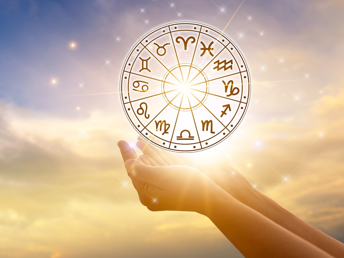 星占いを手掛かりに、人間関係の始まりの「出会い運」について考えてみましょう