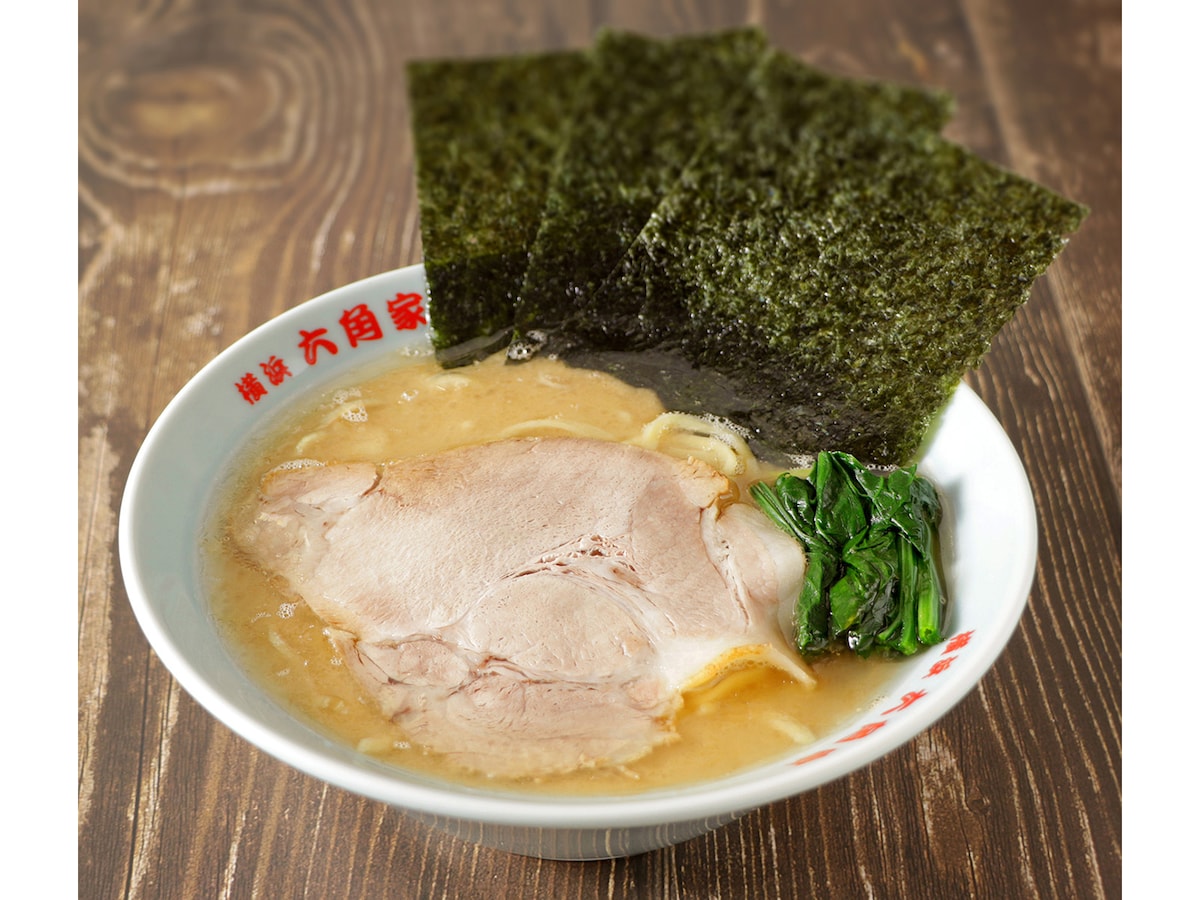 六角家1994+「ラーメン（レギュラー950円、ミニ680円）」（提供画像）