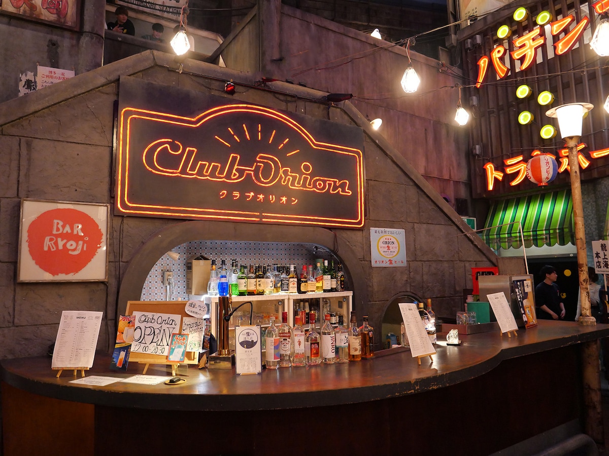 “ラー博飲み”が楽しめる「CLUB ORION」（筆者撮影）