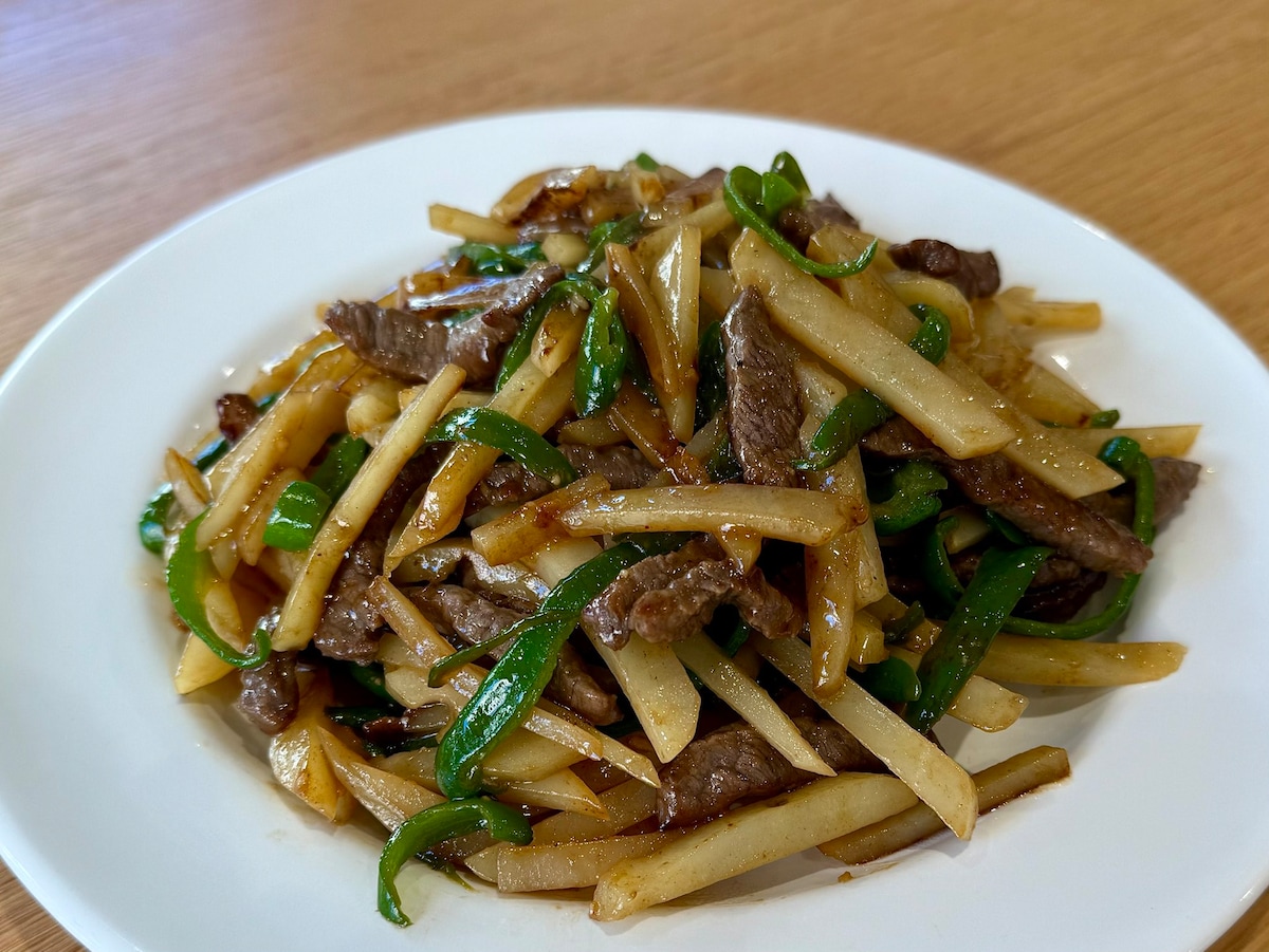 食感がクセになる！絶品「ジャガイモ青椒肉絲」