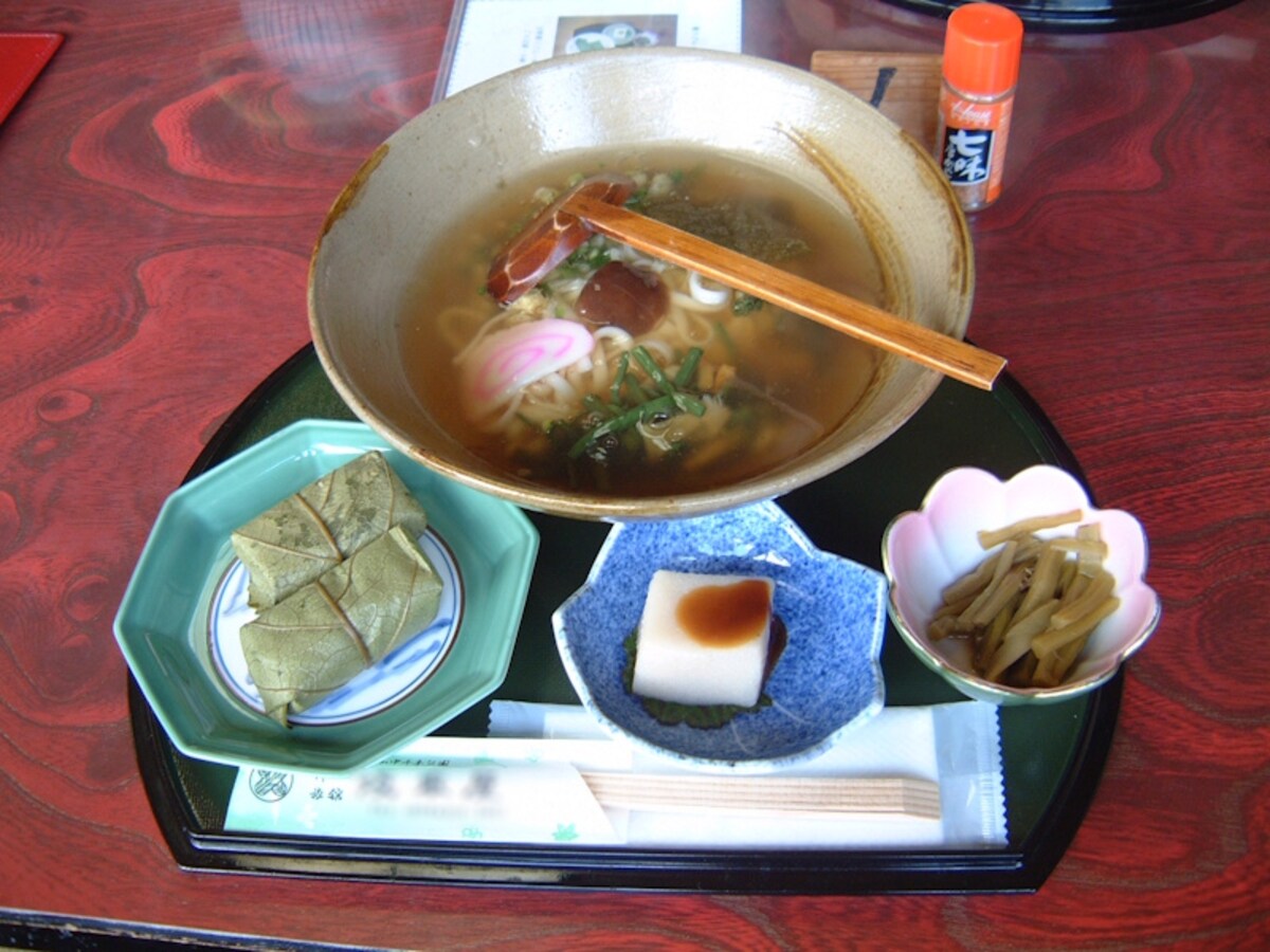 葛うどんと柿の葉寿司
