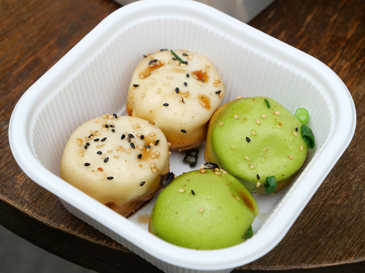 鵬天閣新館「焼き小籠包 海鮮と豚肉 2種盛りセット（750円）」