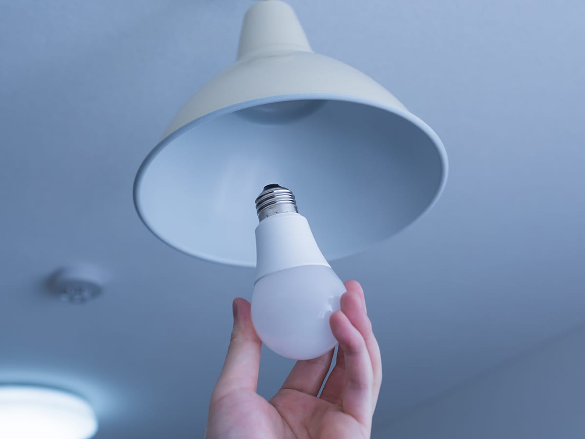 LED電球に取り換えるだけで大きな節約に