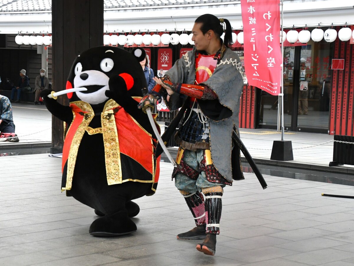 稽古不足なんかじゃないモン……＝3月13日、熊本市 
