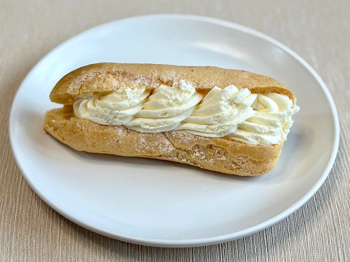 クリームがぎっしり！ 2種類のクリームを楽しめます