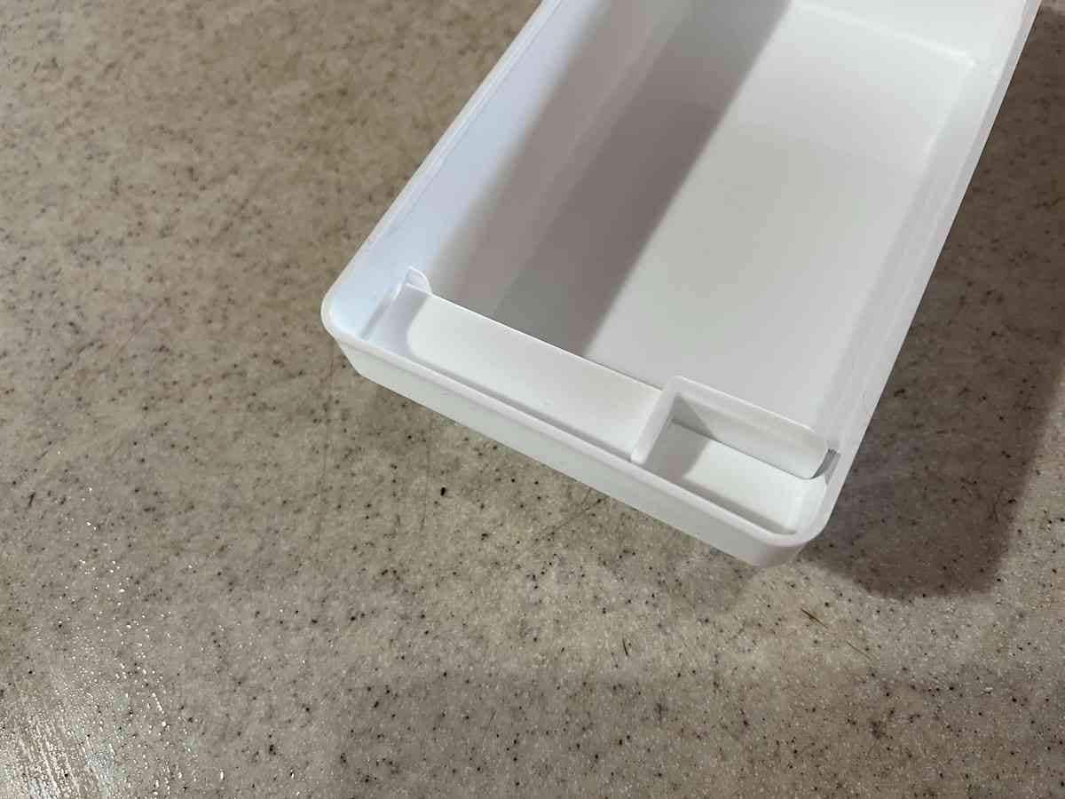 カッターはケースの中に収納可能