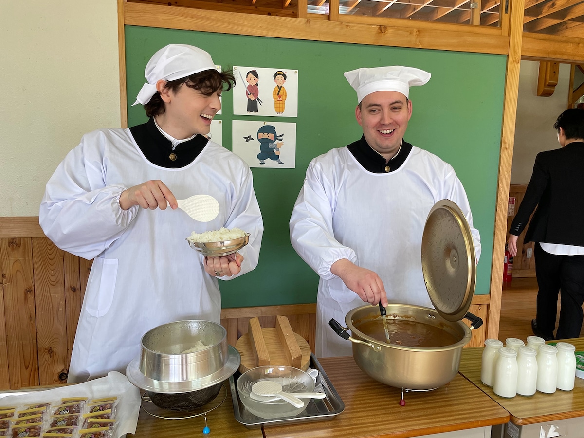 給食の配膳