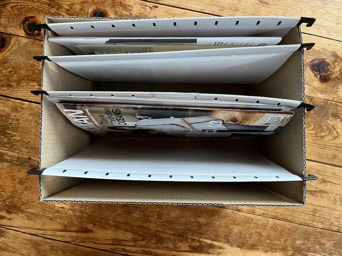 書類や手紙を分けて収納できる