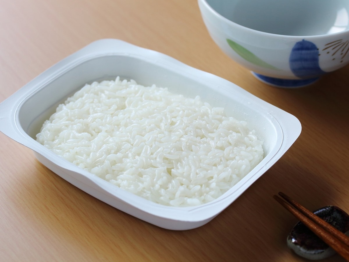 パックご飯VS炊飯、どちらが安い？