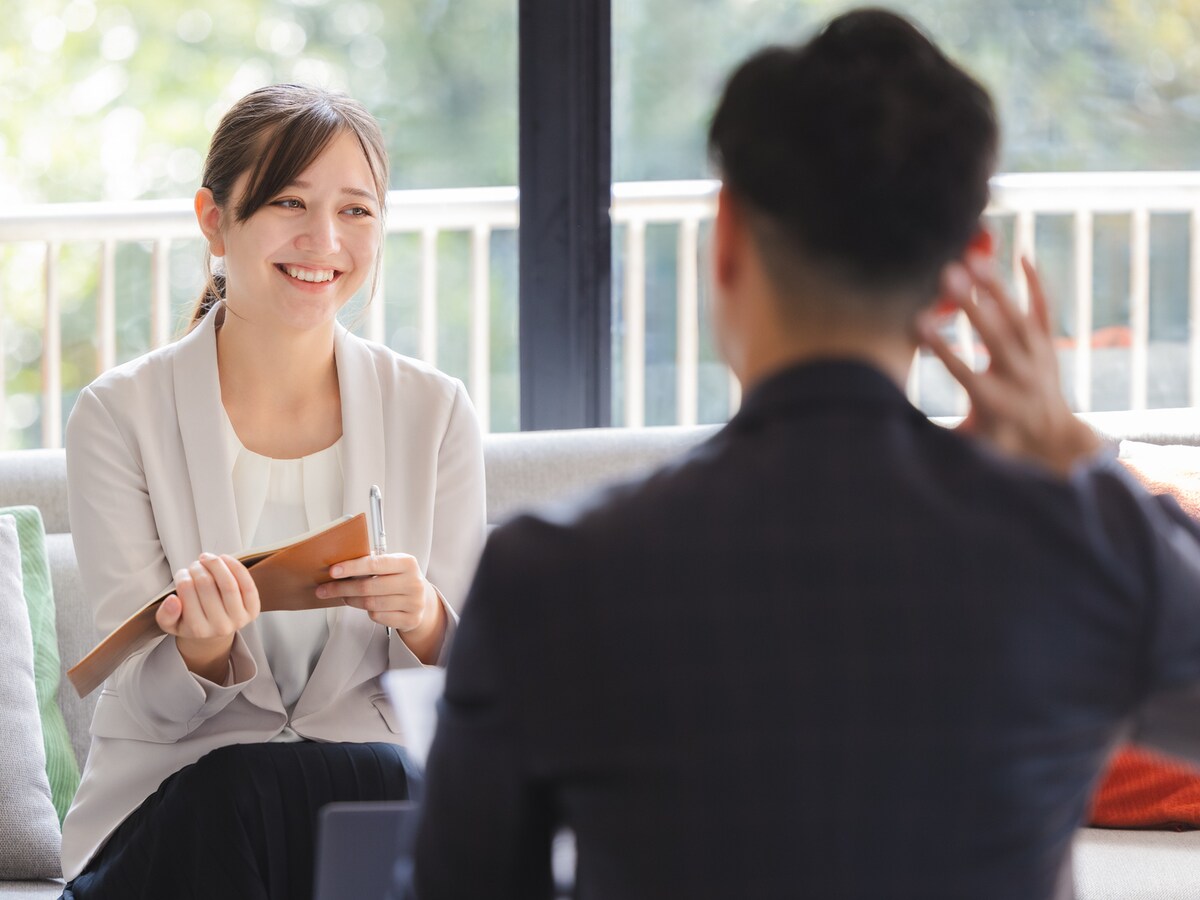 次のアポに遅れそうなのに打ち合わせが終わらない時…焦っていませんか？