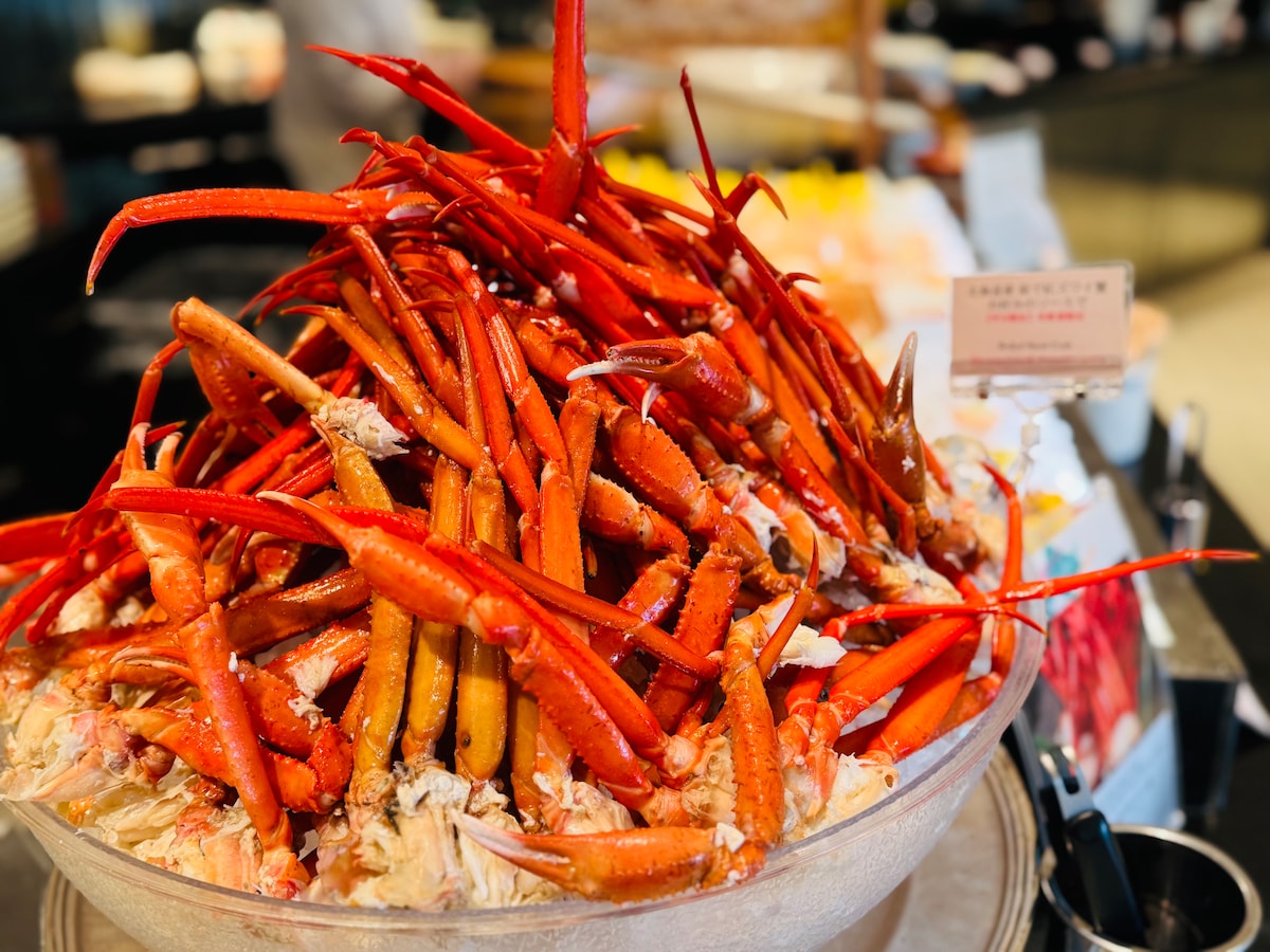 北海道直送！ズワイ蟹食べ放題 お好みのソースで心ゆくまで