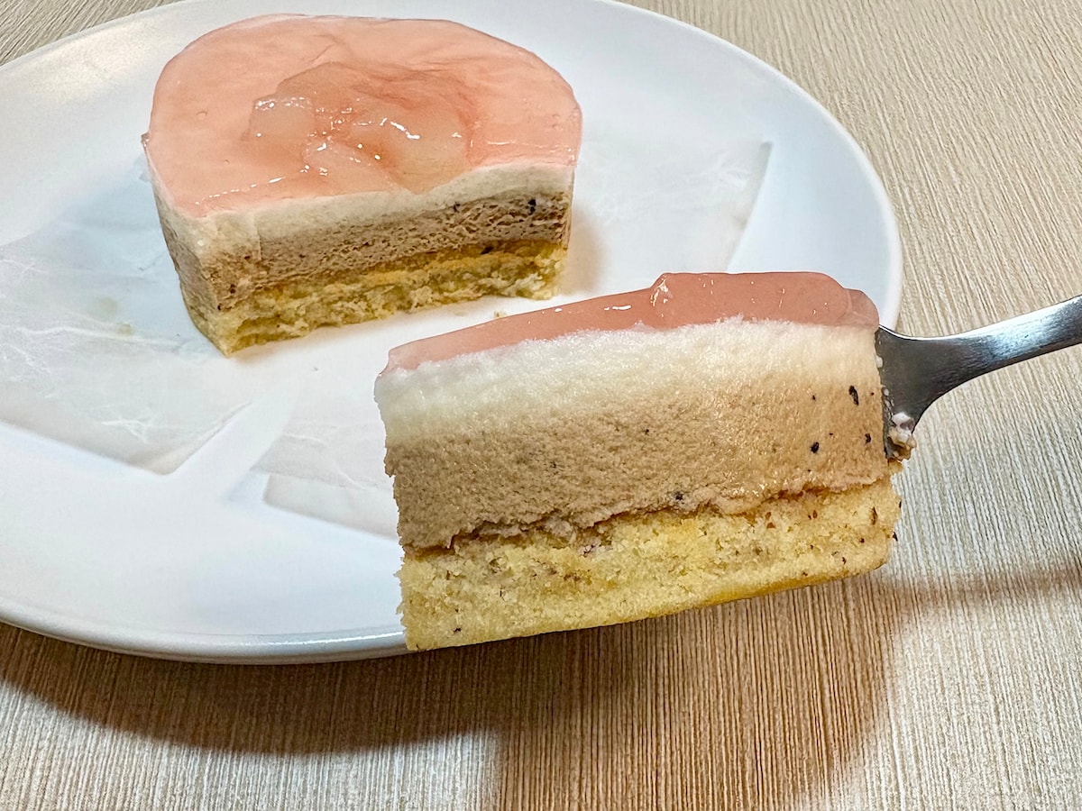 キレイに層になっていて美しい。専門店級の上品なおいしさに癒されます