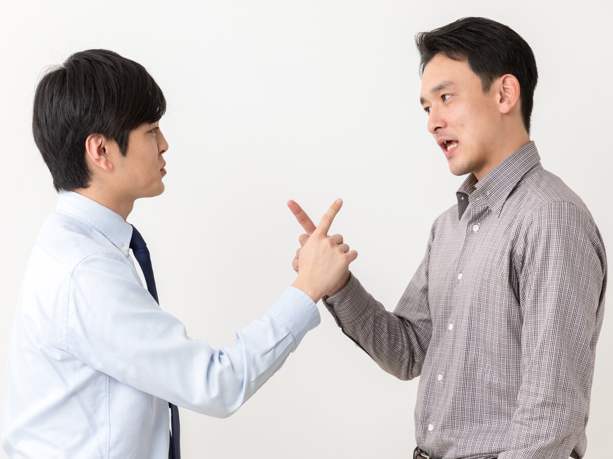 「なんなんだ、この客は！」お客様相手に、思わず感情的になってしまった失敗談　※サムネイル画像：PIXTA