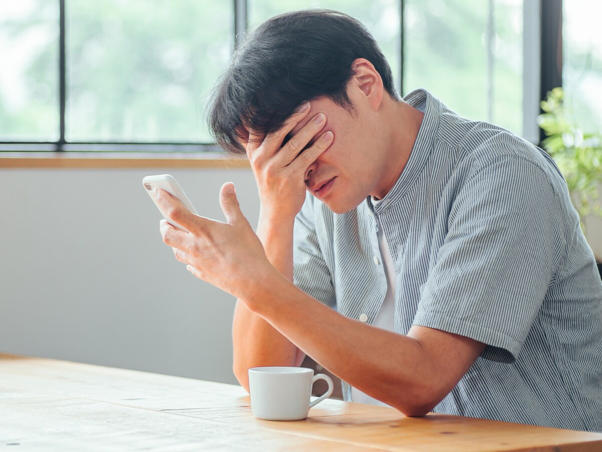 業務時間外や休日のメール。「仕事熱心」のつもりが、相手にプレッシャーを与えているかも？