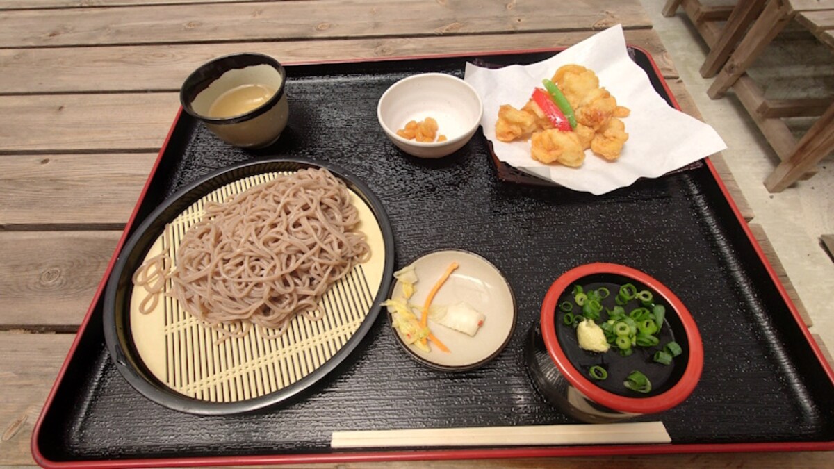 可睡ゆりの園（16）／ざるそばとゆりの天ぷらのセット