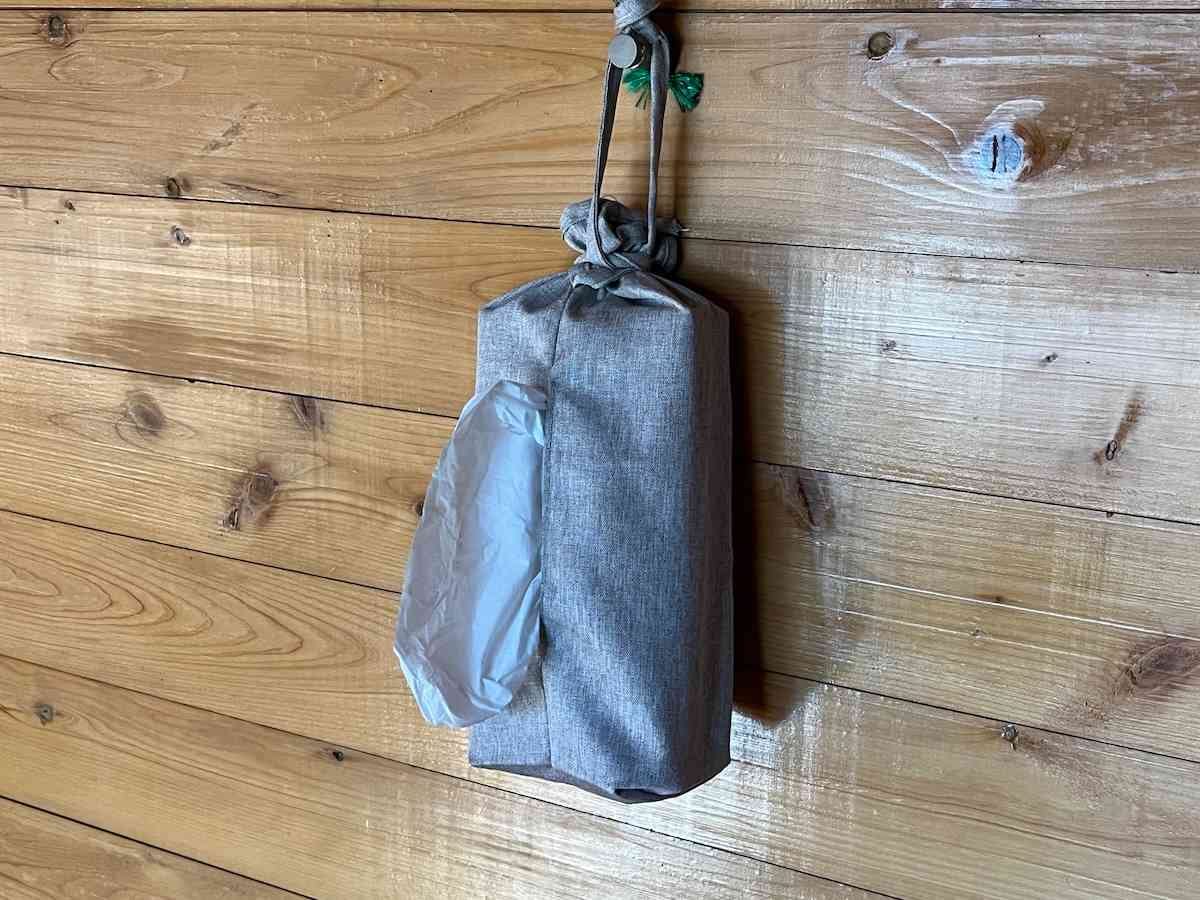 セリアの「ティッシュボックスカバーひも付き」