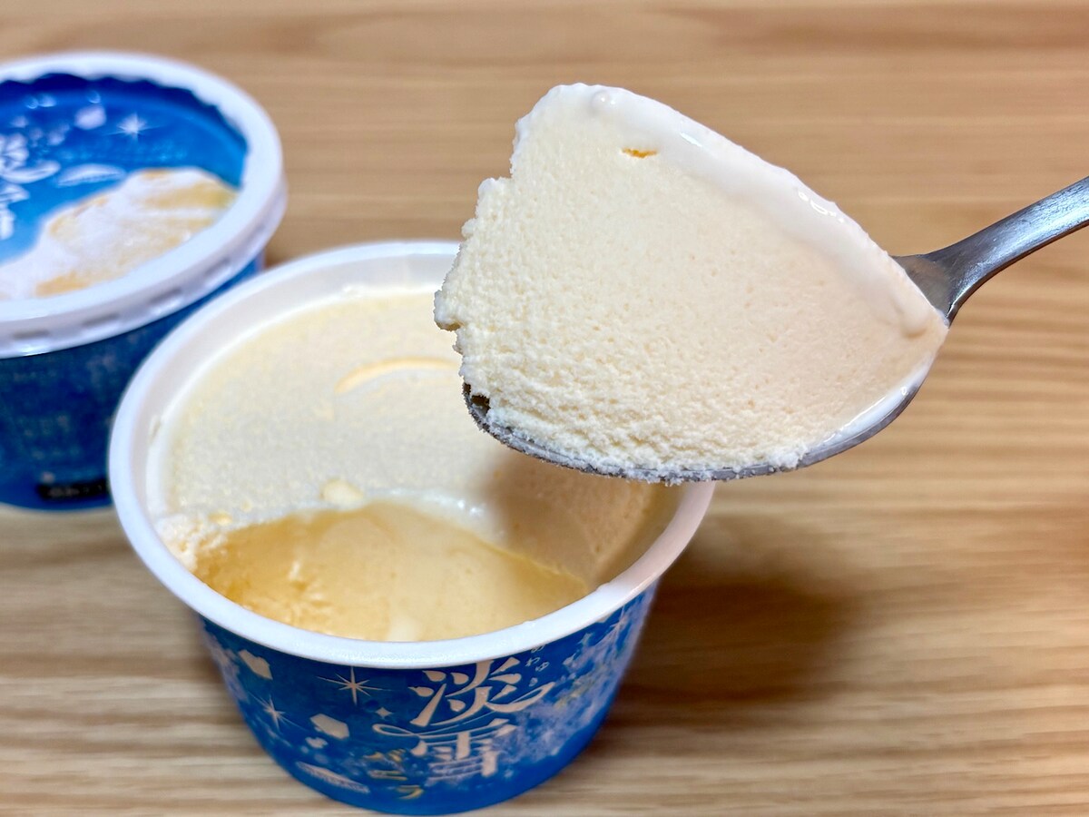 シャリっとした氷とバニラアイスが合わさって絶妙なバランス！ 夏に食べたいさわやかなおいしさです