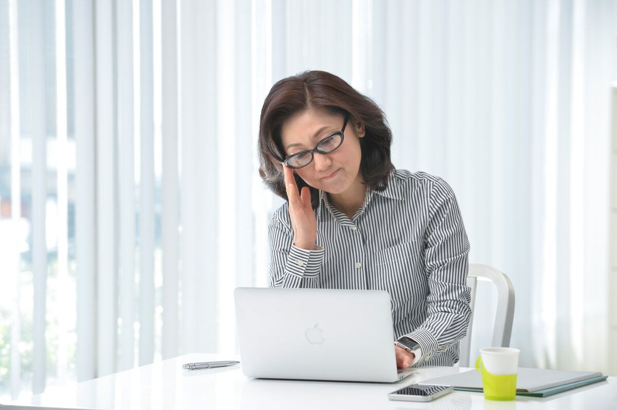 国民年金保険料が未納のままだと…将来どうなる？払えないときの対処法は？（画像出典：amanaimages）