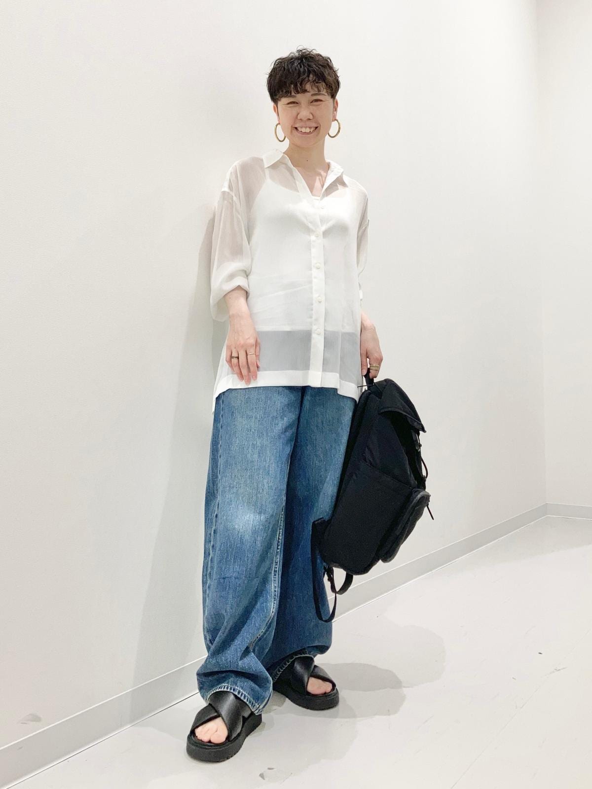 ゆったりとした太めシルエットで抜け感アップ　出典：StyleHint