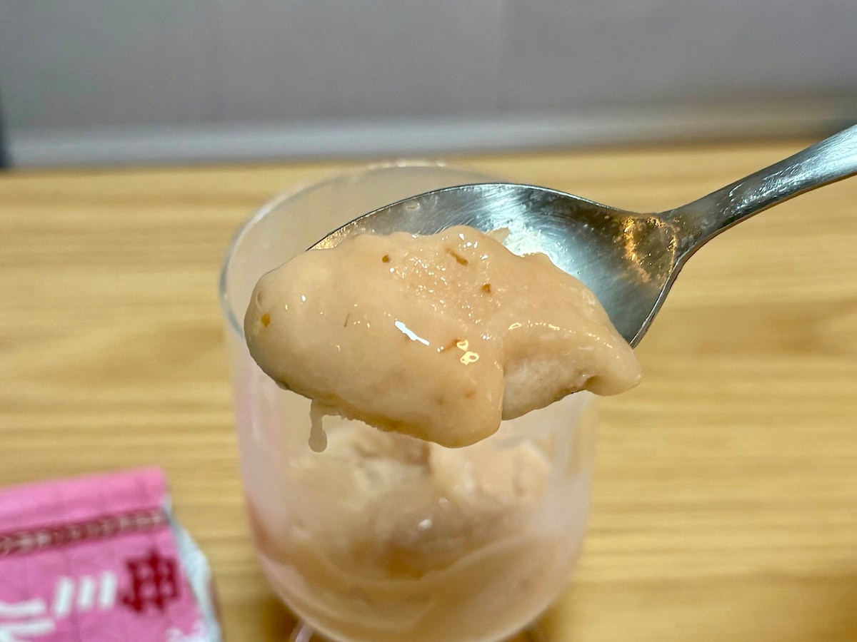 シャーベットのようななめらかな舌触りが美味。牛乳で割ったり、アイスクリームにかけても◎