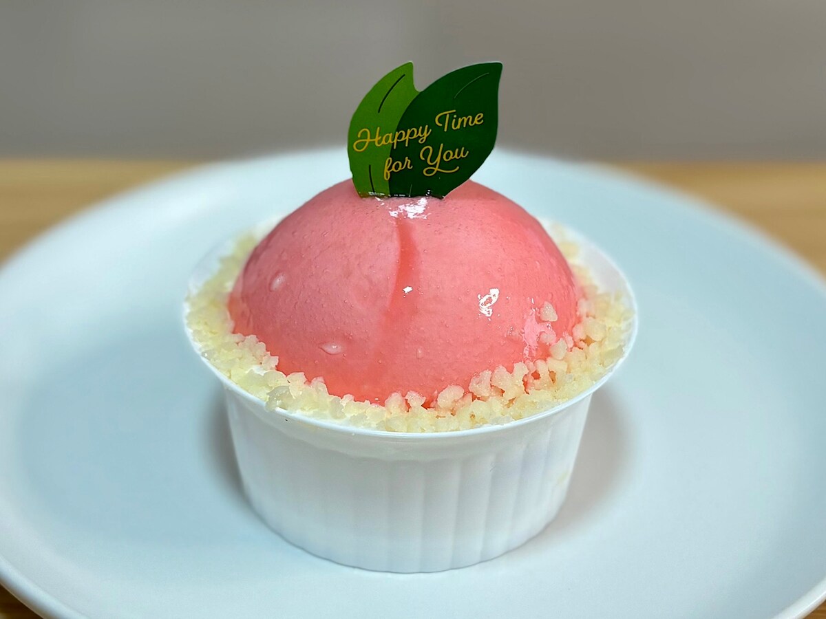 「まんまる白桃ケーキ」432円（税込）