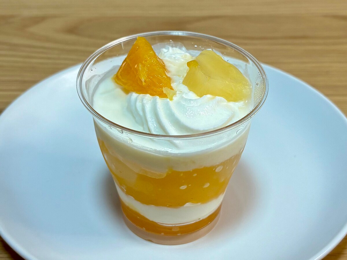 「Dessertパルフェ パイン＆オレンジ」 345円（税込）