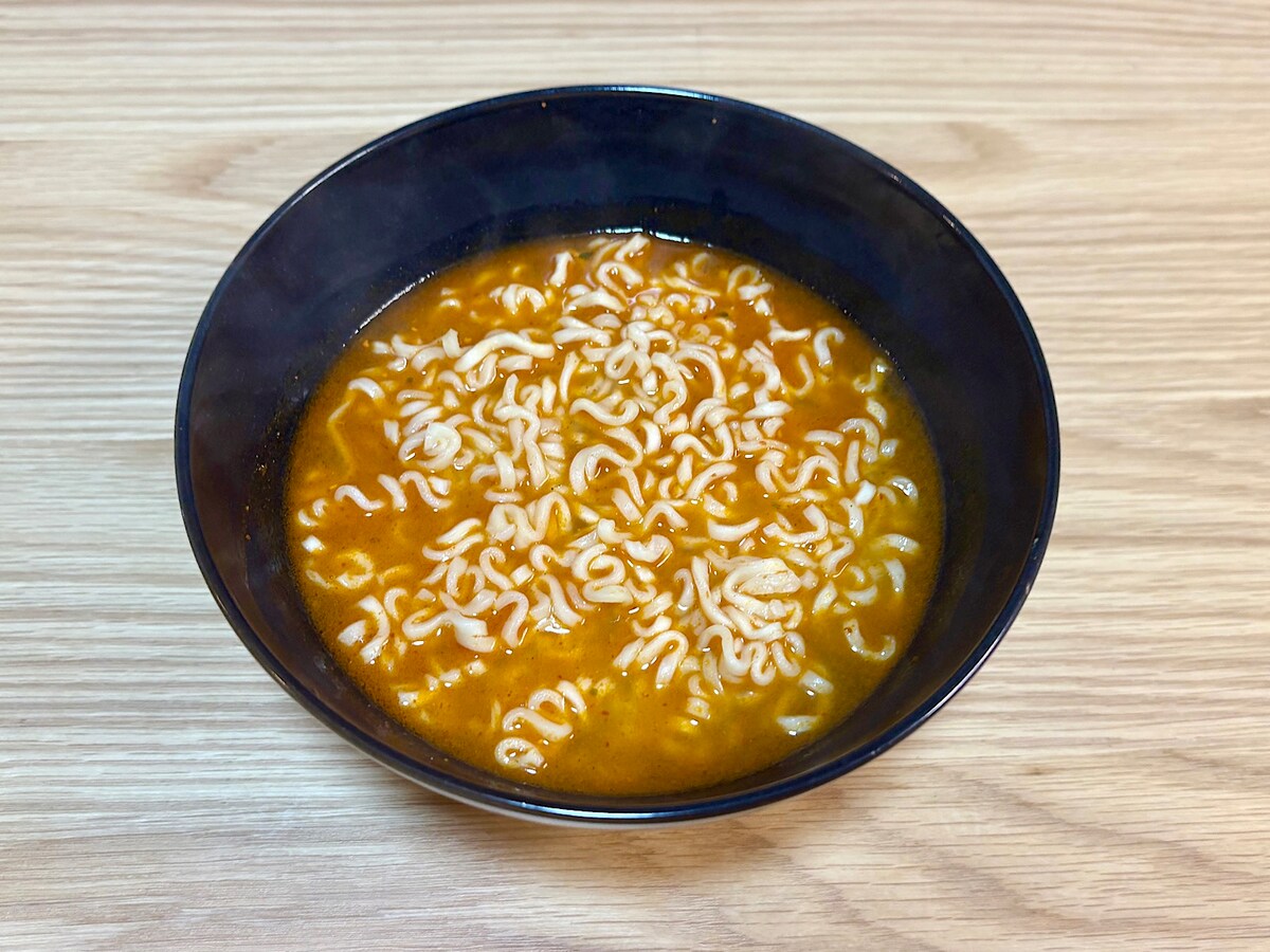 タイの屋台で食べるようなスッキリとした辛さと酸味に、もちもちの麺が絶品！