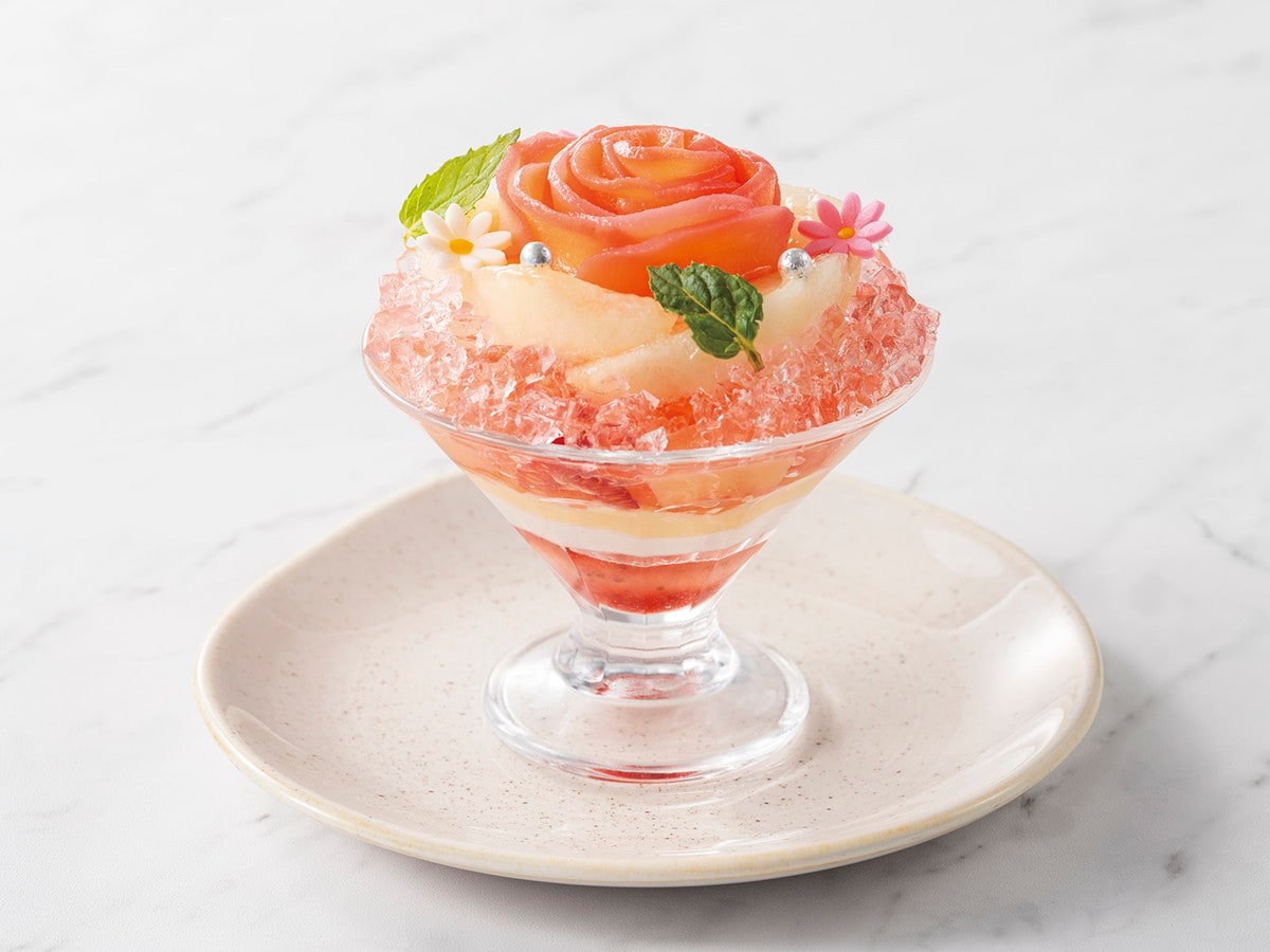 ブラスリー ミリーラ・フォーレ「ローズパフェ ～桃～」（税サ込2900円）（提供画像）