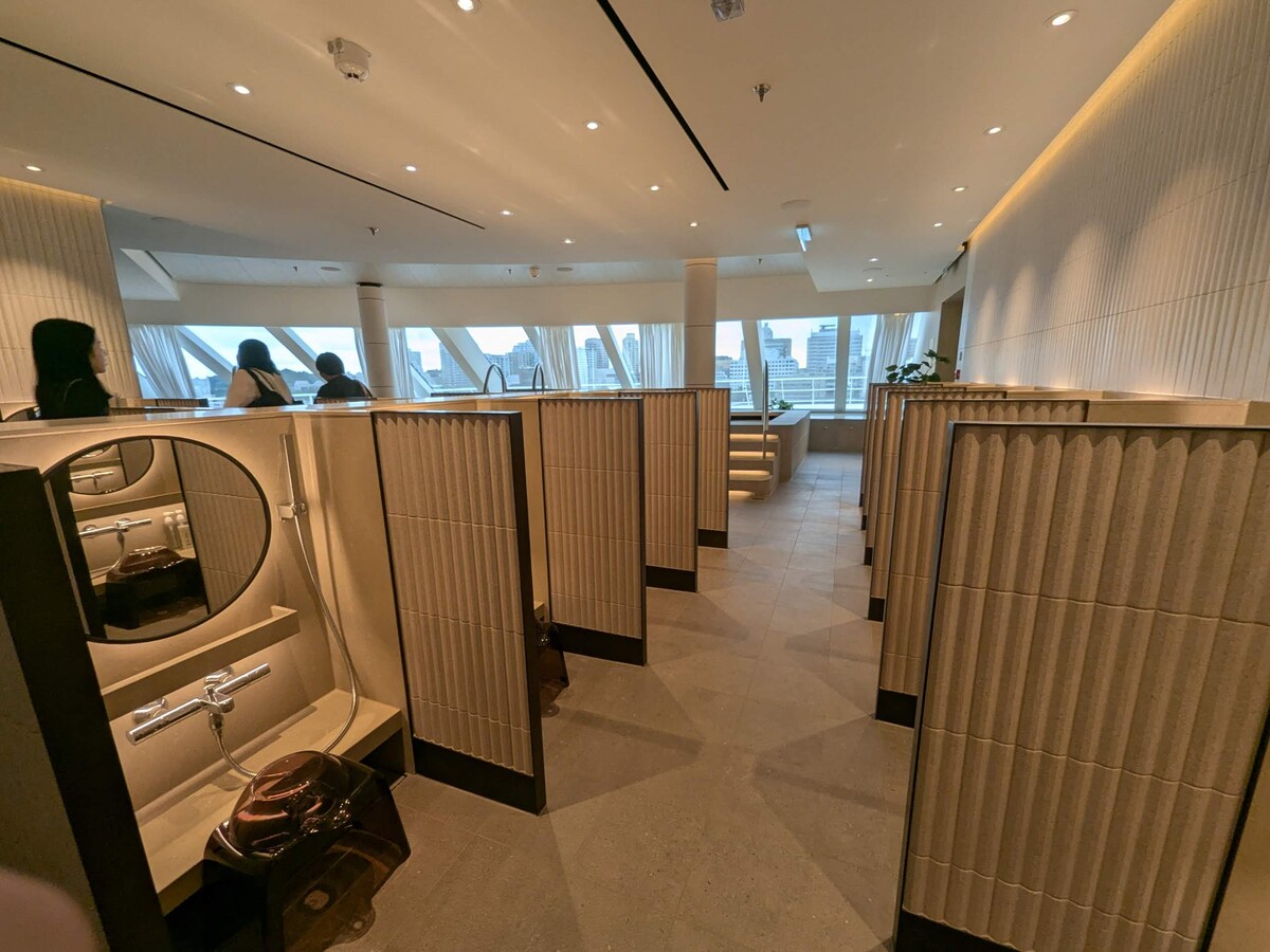展望露天風呂「グランドスパ」。