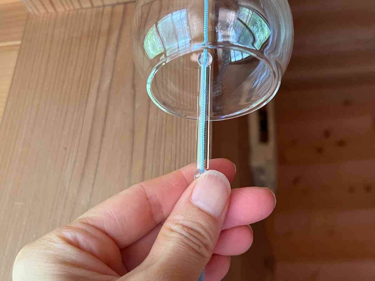 セリアの「風鈴」はガラス同士があたる音に風情がある