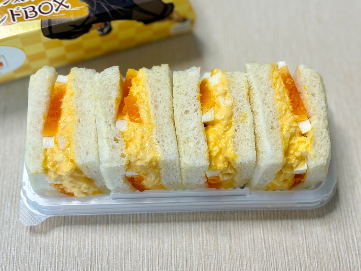 善逸をイメージした4つ入りのたまごサンド。一口サイズの食べやすさがうれしい！ 