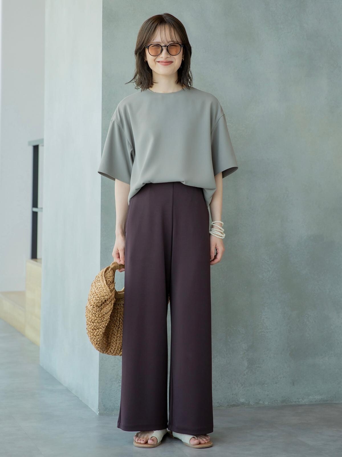 ひじまで長さのある五分袖で二の腕もカバーできる　出典：StyleHint