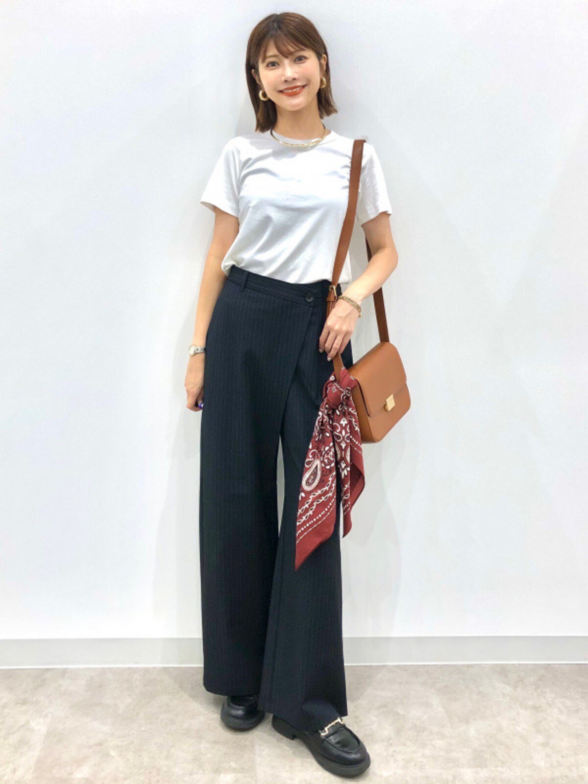 きちんと感をプラスしてくれるスクエア型が買い！　出典：StyleHint
