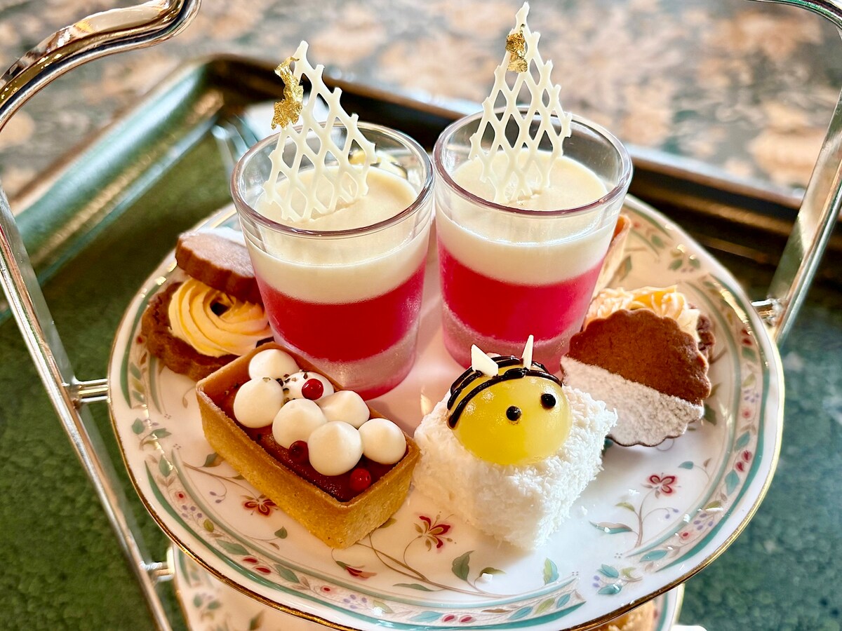 ハチのモチーフがキュート！ はちみつのやさしい甘みに、スパイスが効いていてどれも絶品です