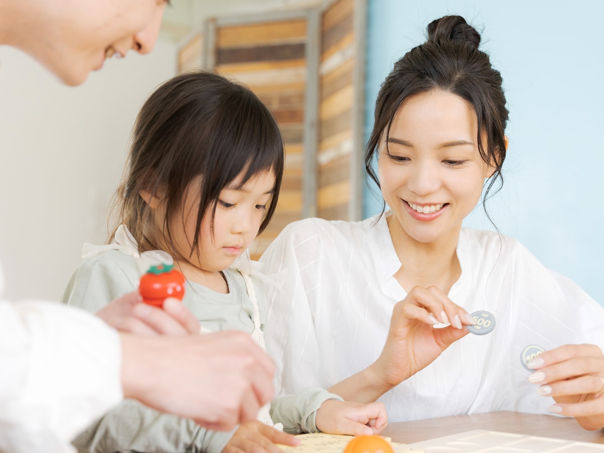  子どもの年収を左右する「コスパ最強」の教育投資は、実は幼児期だった！※画像出典：PIXTA