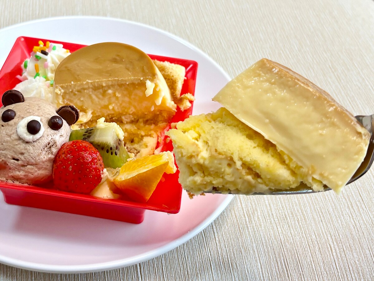 つるんとしたプリンとふんわりスポンジは珍しい組み合わせ。甘さたっぷり！