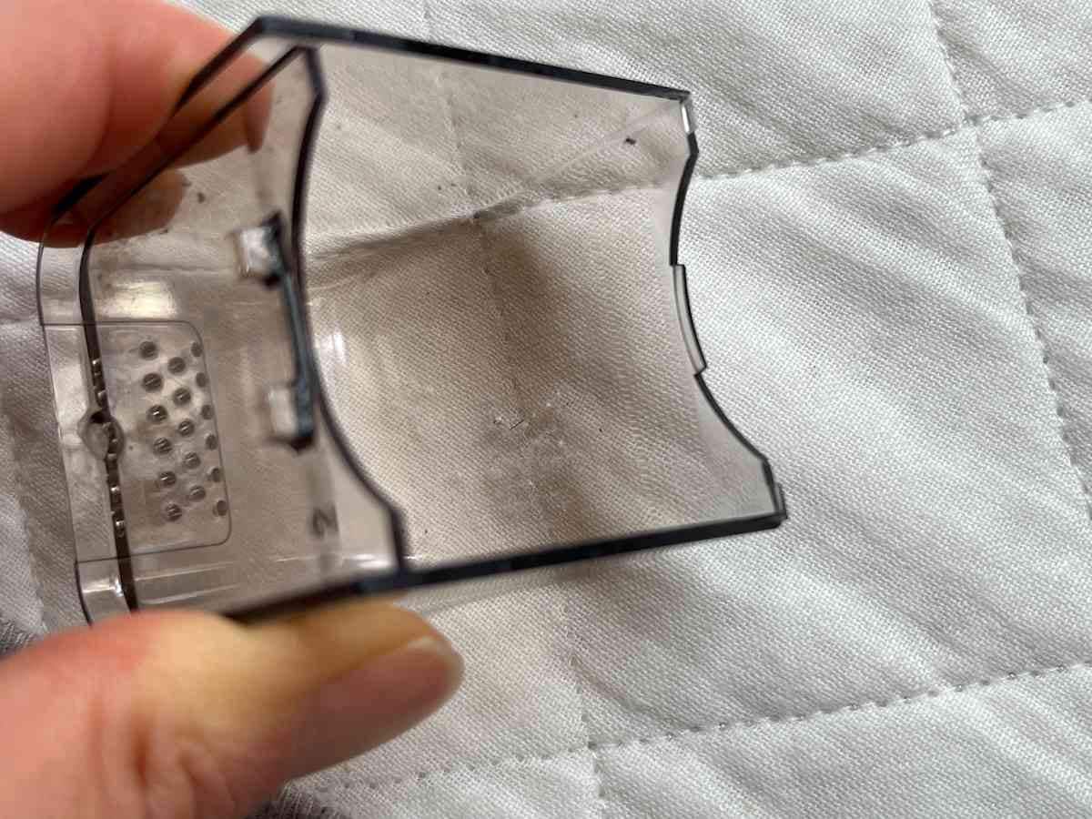 ダストボックスの中に、毛玉が入っている
