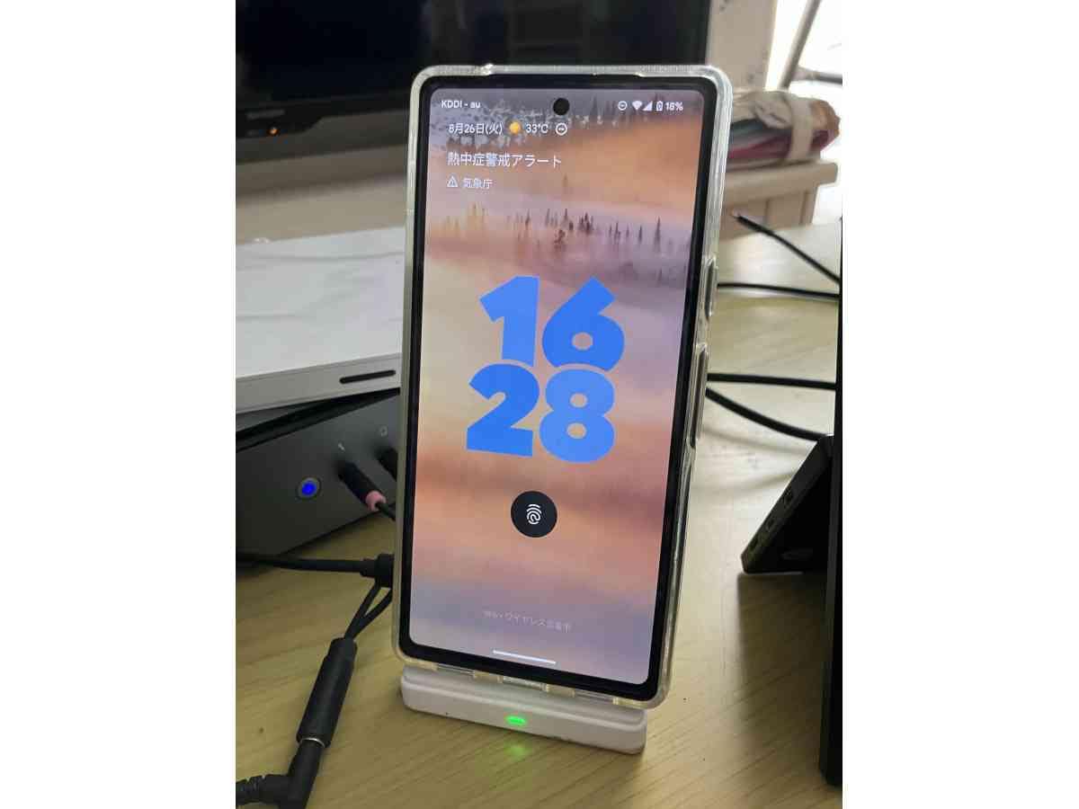 オウルテックの「Quick Charge 2.0対応 ワイヤレス充電器スタンド」